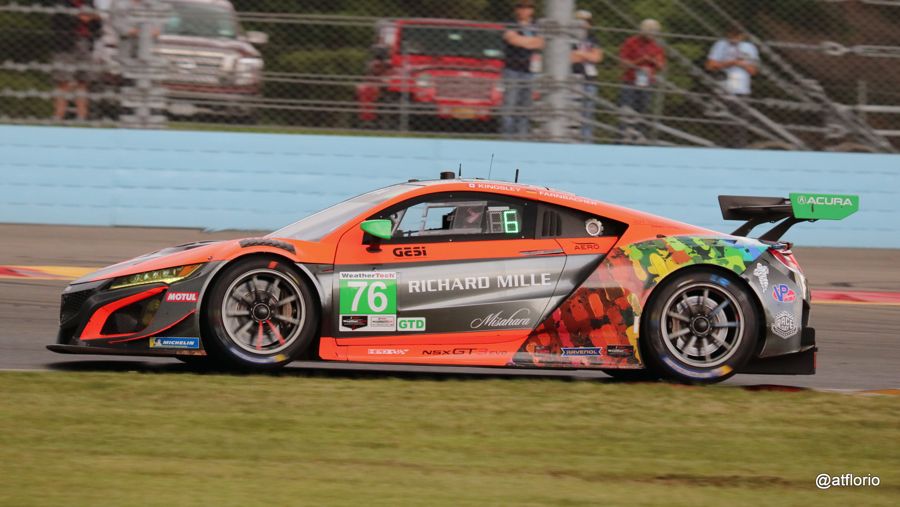 Acura NSX GT3 Evo at speed on track